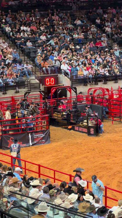The first roper out and one of the fastest times of the entire rodeo! John Douch makes a smooth 7.1 second run to be the San Antonio Stock Show & Rodeo Tie Down Roping Champion!