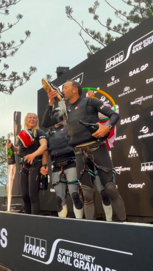 They had to do it the Aussie way!! 👟🍾

#SailGP
