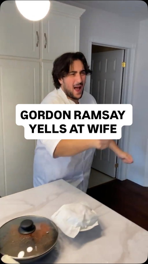 Gordon Ramsay gotta be a menace at home 😅 who remembers this classic? 

From 2021 🤞