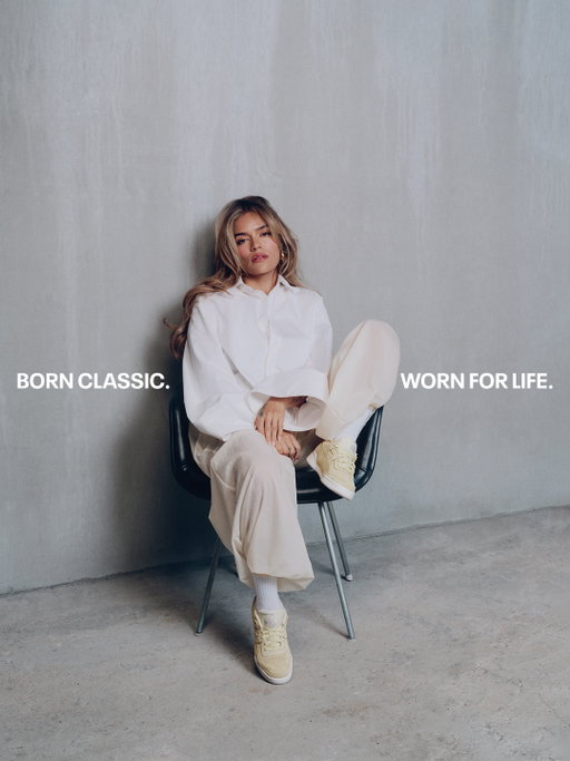 BORN CLASSIC. WORN FOR LIFE.
@KarolG brings the Classics into a bold new era—with a nod to our heritage.