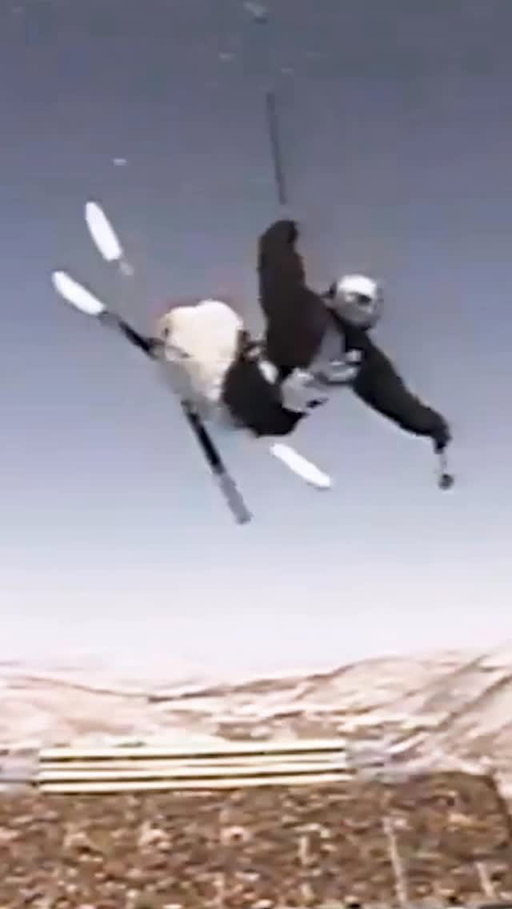 Who else will always remember the moment @jonnymoseley landed the dinner roll at the Olympics in 2002? 🔥

We recently posted an article titled “How the Dinner Roll Changed Skiing”—check it out now through the link in our bio.

🎥: 1998’s “Freeriders”, 2002 Olympics

#WarrenMiller #Outside