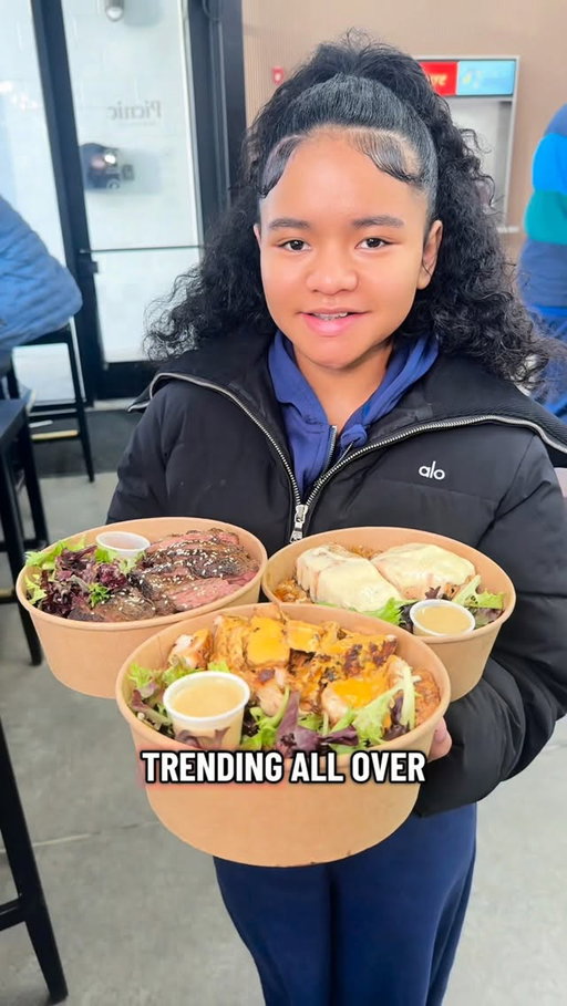 Bowls are trending in Chicago right now 👀🍚 and this spot is definitely part of the wave 🔥

If you love big portions, bold sauces, and comforting rice bowls… you NEED to try Bowls of Rice. Every bowl is packed with fresh ingredients and flavor in every bite. Perfect for a quick lunch, takeout night, or when you just want something satisfying without the guilt.

@eatbowlsofrice 
📍 2537 S Wabash Ave, Chicago, IL 60616

#chicago #foodstagram #foodreels #chicagofood #chicagofoodscene