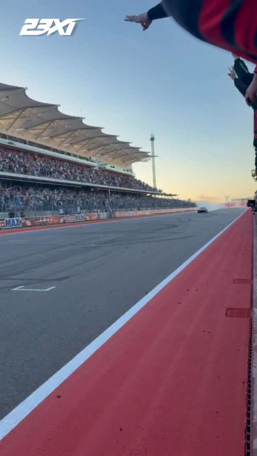 Even the burnouts are bigger in Texas 😮‍💨😮‍💨