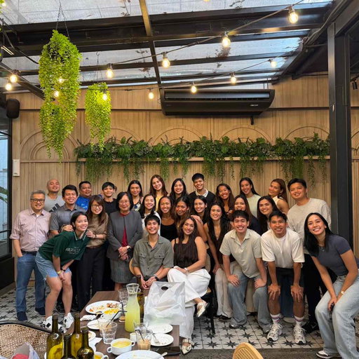 good food and good people makes everything better