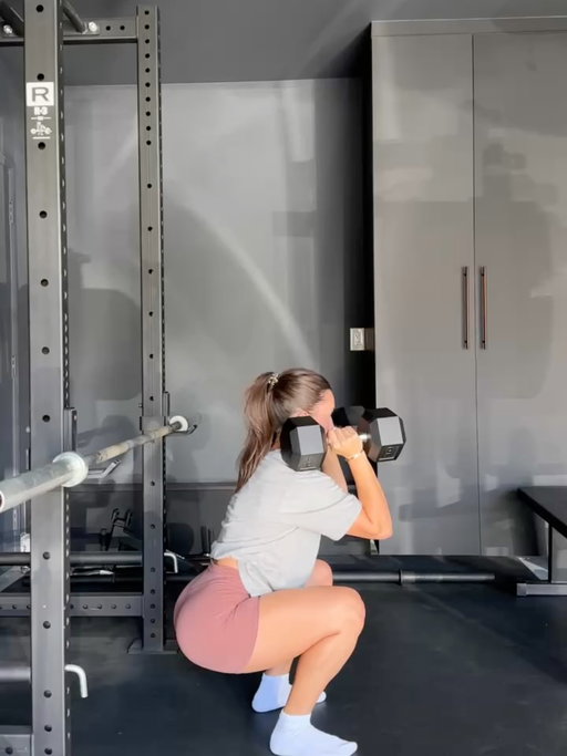 LEGS and GLUTES 🌶️ this one is dumbbell only which means it’s perfect for a busy gym, a hotel gym, or even at home! But remember!!!! dumbbell ≠ easy ❤️‍🔥 you get to decide how challenging the weights you are using are… let’s go!!!

4 sets / goblet squats 8-10 reps

3 sets / reverse lunges 6-8 (each) reps

3 sets / RDL 8-10 reps

3 sets / assisted step ups 6-8 (each) reps

3 sets / single leg hip thrust 10-12 (each)

Our next challenge inside the app:
Power 1.0 or 2.0, starts March 9th 🏋🏻‍♀️🎧 Power pushes you, builds you, and levels you up in the best way!!