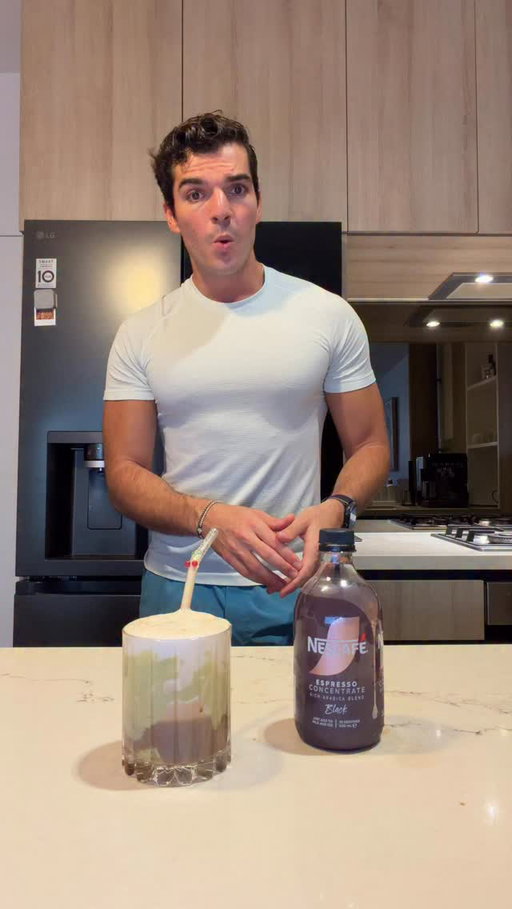 Your tastebuds and muscles are gonna love this 😍💪🏼 @nescafeanz AD #proteinrecipe #morningcoffee #coldfoam #icedcoffee Disclaimer: This protein amount is based on my personal fitness level and goals. Everyone’s protein needs are different, so make sure you understand your own macros and daily requirements before adjusting yours.