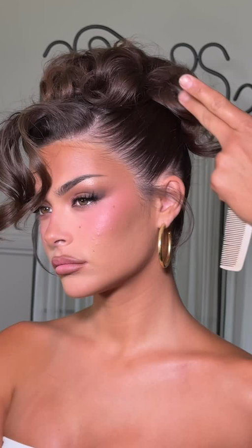 Pink Kylie inspired glam @taniellejai Bronzour & liners ( coming soon )

Hair by @shannonjjwilliams 

Model @oliviaphillipps