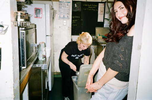 Sunday Workers- because someone has to make your coffee on your rest days.

#gold200 #docufilm #cafe #barista #pointandshoot