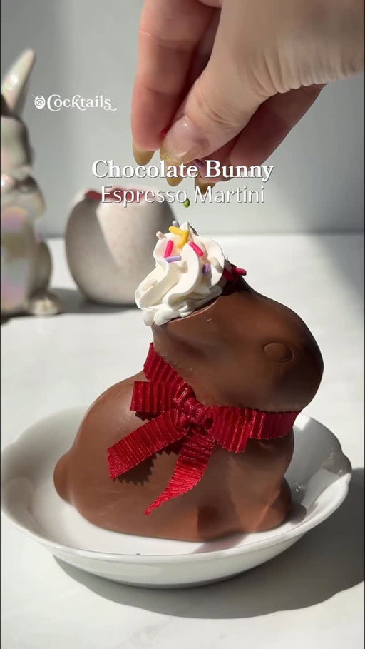 The only way we want to enjoy an espresso martini. 🍫🐰

Ingredients:
-1 large chocolate bunny
-2 oz. vodka
-2 oz. Baileys
-2 oz. espresso
-whipped cream & easter sprinkles for garnish

#spring #chocolatebunny #espressomartini #easter #cocktails