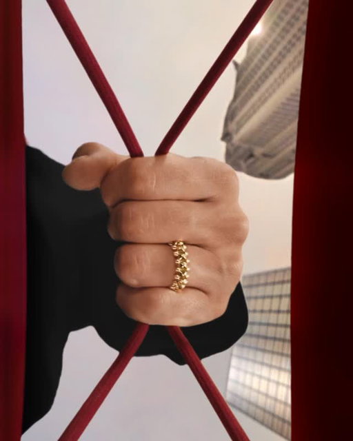 @cartier unveils the latest creations in its signature Clash de Cartier collection. 

As well as introducing colors into the collection like red and green-dyed agate, pink chalcedony, and onyx, and the first-ever yellow-gold iterations of its necklaces and bracelets, the signature graphic architecture of studs and clous de Paris goes large with a three-finger ring.

In partnership with Cartier