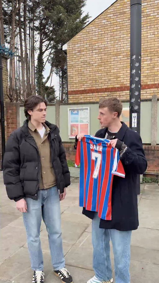 GUESS THE FACT, WIN THE SIGNED SHIRT! @Microsoft #ad 

T&Cs apply - http://ellisplattenshirtgiveaway.competition-terms.com/