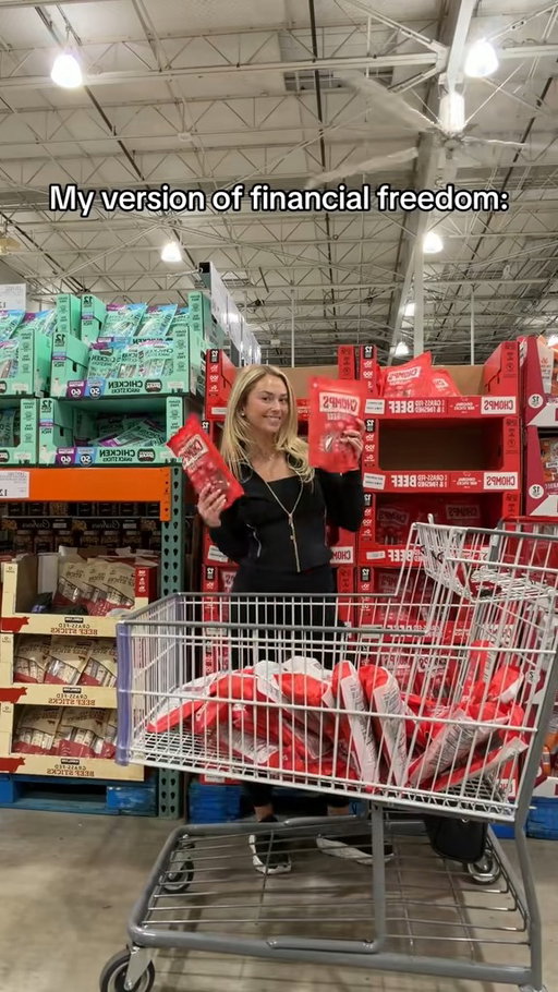 Time to stock up! 🚨 Chomps are available in every Costco region with expanded access for members in the Midwest and Northeast. 

Whether you're stocking up for the family, travel, or your weekly routine, you can now find Chomps in all Costco warehouses nationwide! 🛒

#costco #chomps #grocerylist #proteinsnack #quickprotein