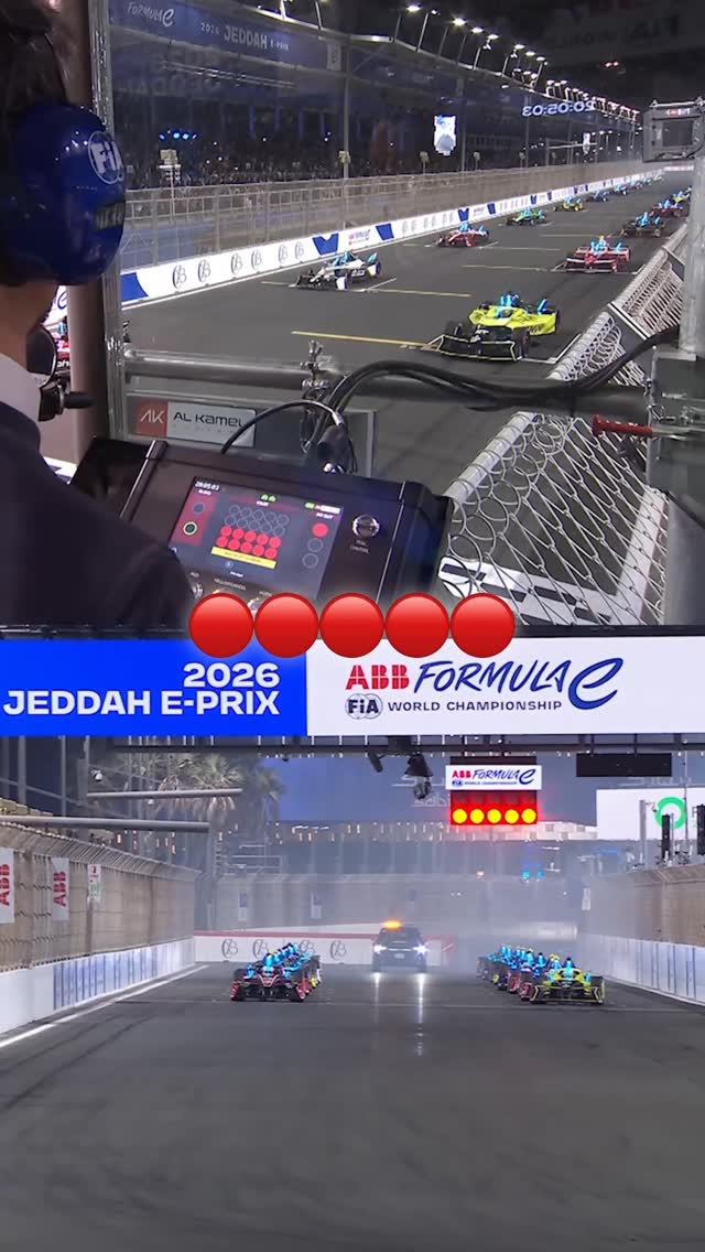 POV: You’re the @fia.official’s Race Starter in Jeddah 🎛️

#JeddahEPrix #FormulaE #Motorsport #Racing