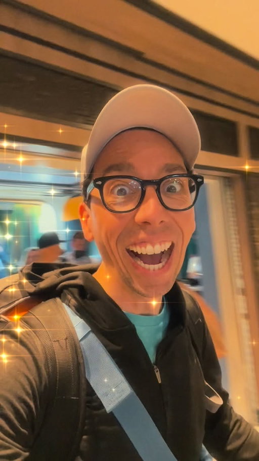 They really know how to treat a star arriving on @disneycruiseline 
Thanks for having me back #disneytreasure 🫶
#embarkationday 
#jonathanburns