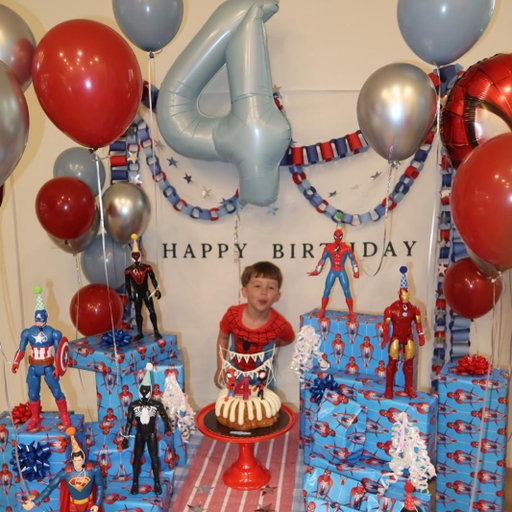 Mi día favorito del año ♥️💙♥️
4 años del día más feliz de mi vida , cada día que pasa te amo más y más rey 👑 
El tiempo pasa rápido pero es cada vez más divertido a tu lado 🎈