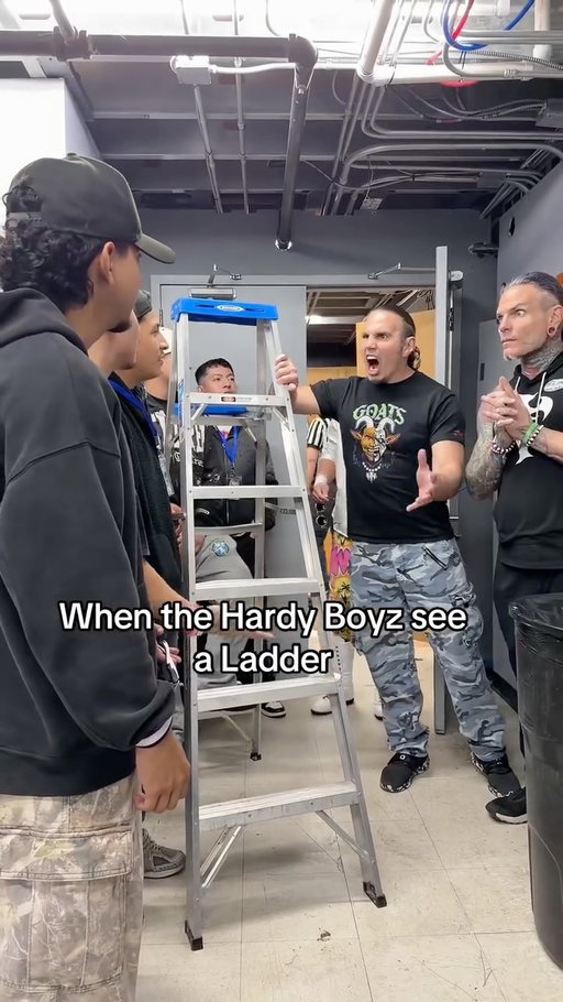 When the Hardy Boyz See a Ladder it’s time to go😂 @matthardybrand @jeffhardybrand #hardyboyz #jeffhardy #matthardy #funny #5incomigos