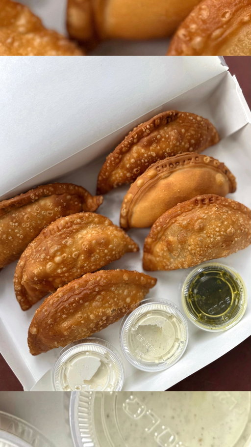 Truly one of the better things I’ve eaten in Boston recently. @bostonempanadas is a 11/10! #empanada #bostonfoodies