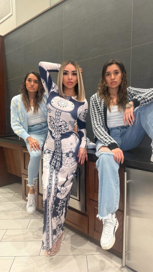 You told us your twin sisters died tragically electrocuted by the microwave.. Now go be on top and show us why you’re not getting eliminated…

#americasnexttopmodel #antm #topmodel #tyrabanks