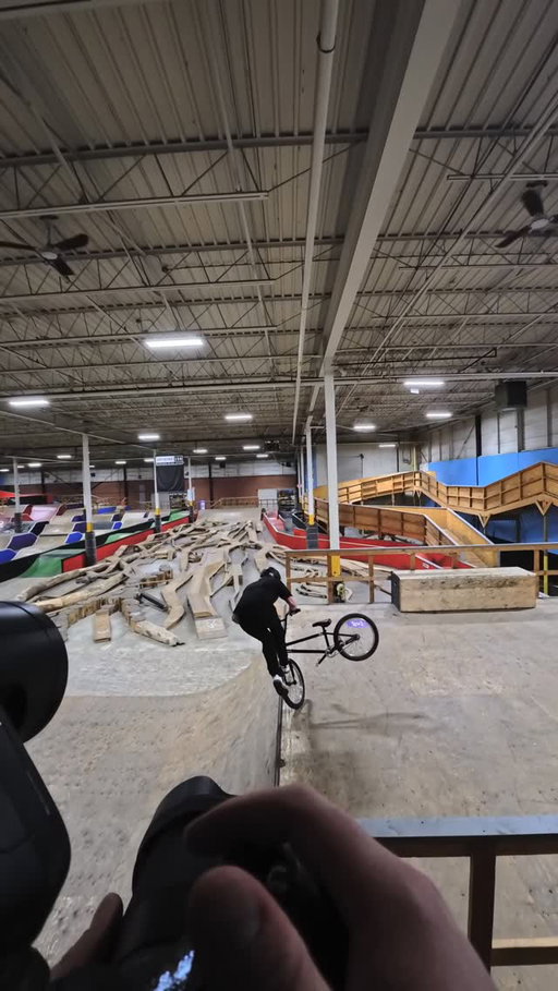 BTS from @sigmacanada x @joyride150 🚲📸

Results coming soon stay tuned at:

- @joyride150 
- @sigmacanada 
- @robanzit 

#sigmacanada #joyride150 #standaretopost