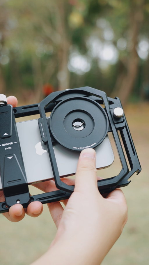 Your phone is a cinema rig now! 17mm lenses + 67mm filters + handles = professional setup!👉NEEWER PA058
#neewer #PhoneRig #MobileFilmmaking #contentcreator #FilmmakingGear