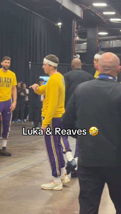 Luka Doncic messing with Austin Reaves 🤣

#nba #lakers #losangeles #luka #fyp