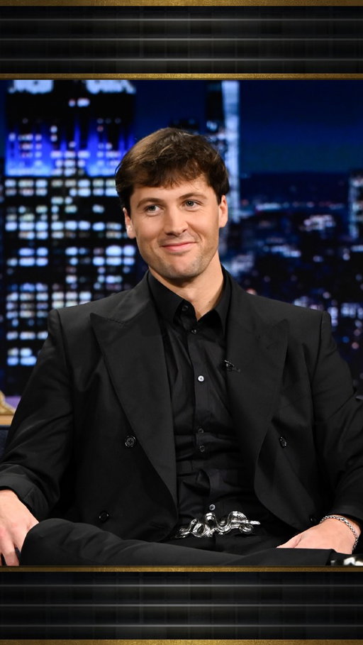 @robert_rausch’s trademark eye roll made it from the @loveislandusa villa to the @thetraitorsus castle 🤣 #FallonTonight #TheTraitorsUS