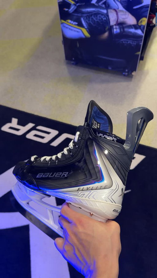 BAUER VAPOR FLYLITE BRUSLE 
🔘Ovládni hru rychlostí a instinktem💪💨

#bauerhockey #bauer #vapor #flylite #hockey