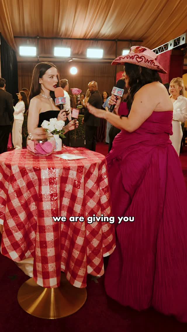 Red carpet roses at the @actorawards 🌹💕

#StreetHearts #ActorAwards