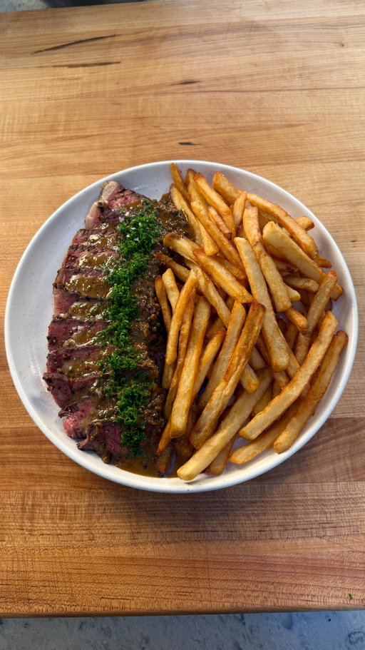 Steak Frites w/ Peppercorn Sauce:)

Recipe in my bio