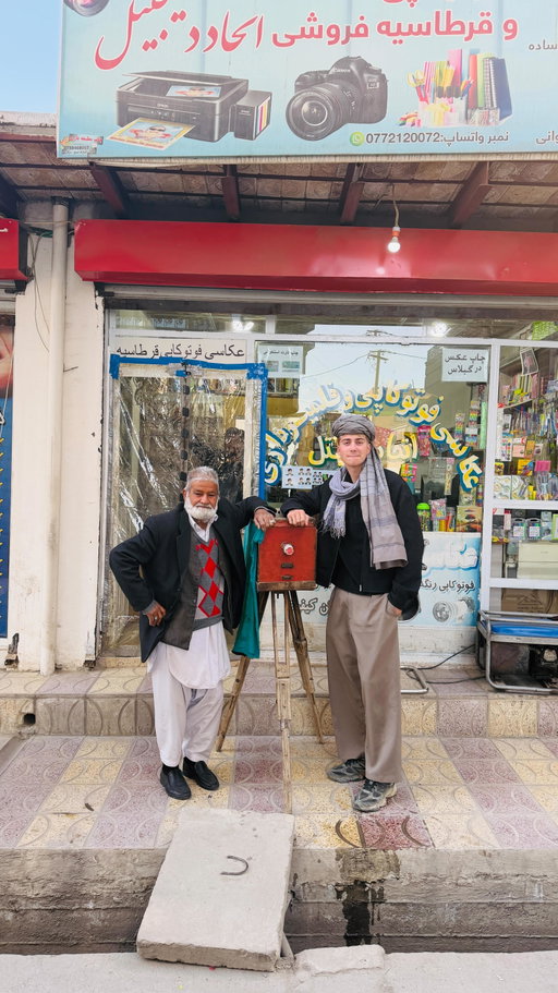 I flew all the way to Afghanistan to take a photo with this old local photographer who has dedicated his life to capturing portraits in the oldest district in Kabul 🥹📽️

Follow @malakai.barclay for more travel content 🌎 

#traveltheworld #afghanistan #kabul #afghan