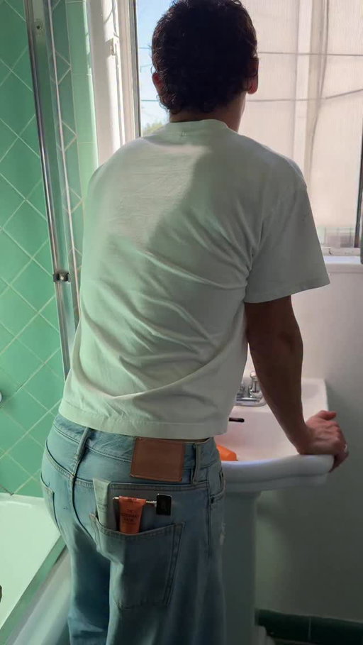 Scent does’t start with cologne… it starts in the shower @akt_ldn #AKTroutine #ad