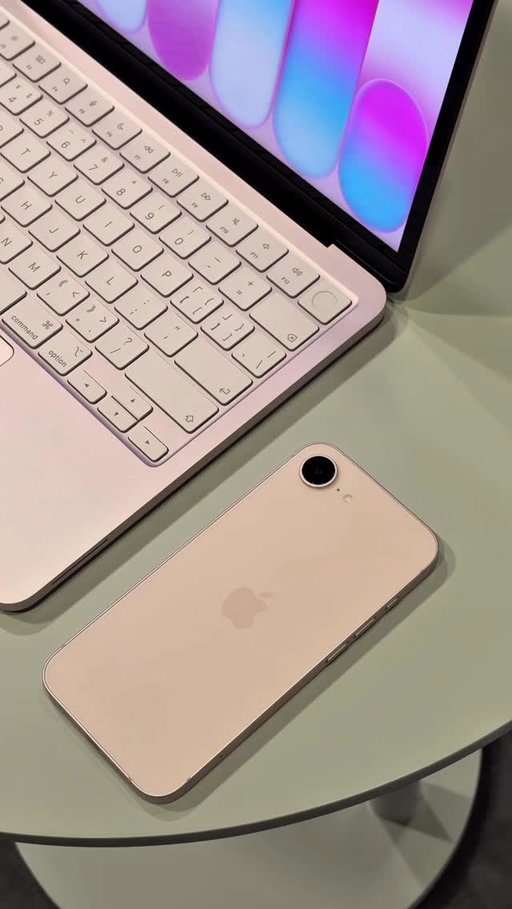 Match made in heaven: #iPhone17e in Soft Pink + the #MacbookNeo in Blush! 

Cannot get enough👀 #isadoestech