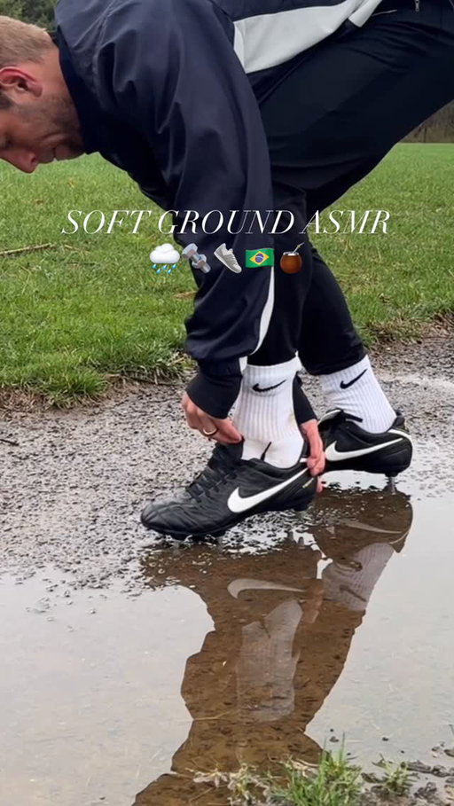 If you know the player, you have to follow…

Classic football vibes in Nike Tiempo legends all leather 😮‍💨
Boots and equipment in bio 🤙

#asmr #footballasmr #soccerasmr #footballskills #nikefootball