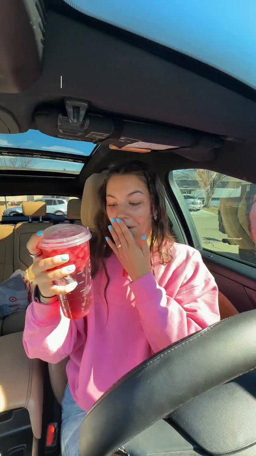 PINK STARBURST REFRESHER 🌸🍓💗✨ @starbucks #lifestyleinfluencer #starbucksvlog #starbucksrefreshers #starbuckssecretmenu #pinkstarburstrefresher