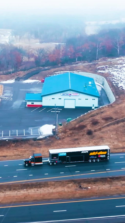 They hear the train-a-comin!!!

Load in day at @erxmotorpark to do battle this weekend!!