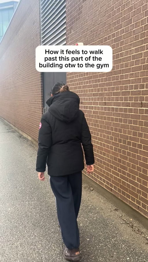 Mentally bracing myself every time I walk past 🌬️

#goblackgogold #moveplaysucceed #warriorrec #uwaterloo