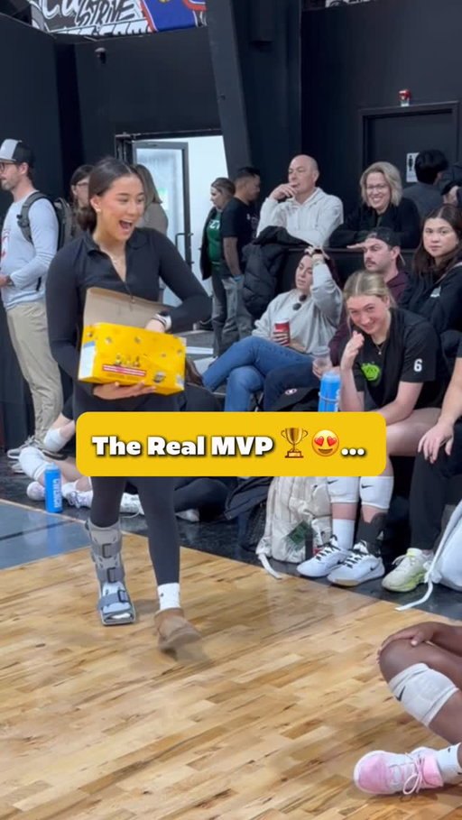 Always find a way to contribute to the team 🔥🏐

Every player loves snack time when you’re handing out Sport Bites 😍

Just ask @storm.tornado.vball 

Each pack of Sport Bites includes…

16G of Protein 💪
10G of Fibre 😌
Real Ingredients 👌
Nut-Free 🚫🥜