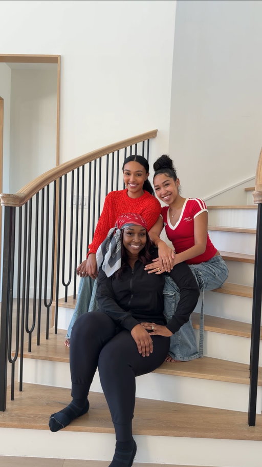 #VerizonPartner family tells family the truth.. especially when it’s good for them, IT’S TIME TO MAKE THE SWITCH TO AMERICA’S BEST NETWORK!😭❤️ @verizon Based on RootMetrics® Best Overall Mobile Network Performance, U.S, 2H 2025. All rights reserved
