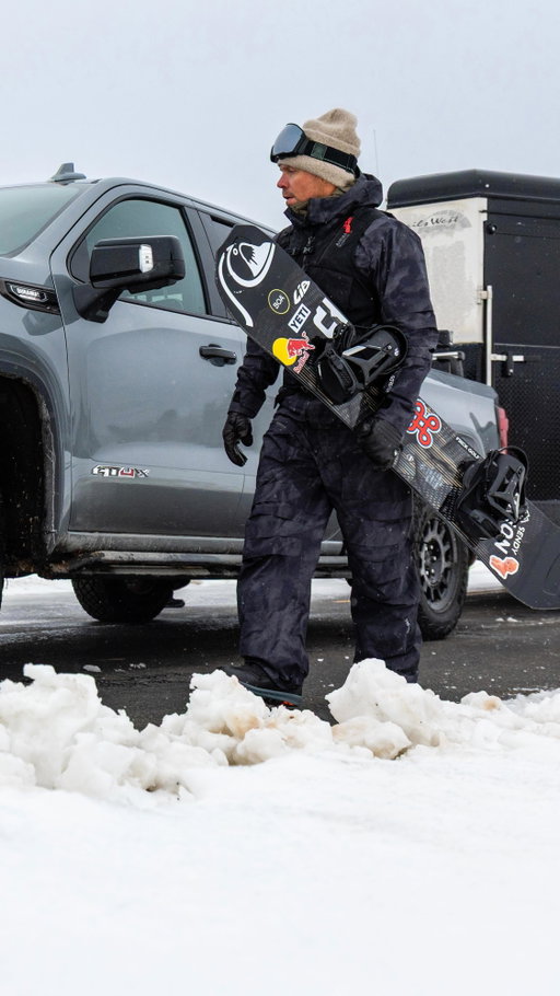 When all the variables align, thats professional grade. 

@naturalselection X @gmc 

Watch NST Super Sessions live on March 9 at 7:30PT on Red Bull TV to find out which athletes move on to the @yeti Natural Selection at Revelstoke Mountain Resort March 10-15 for two days of live competition within the window.
