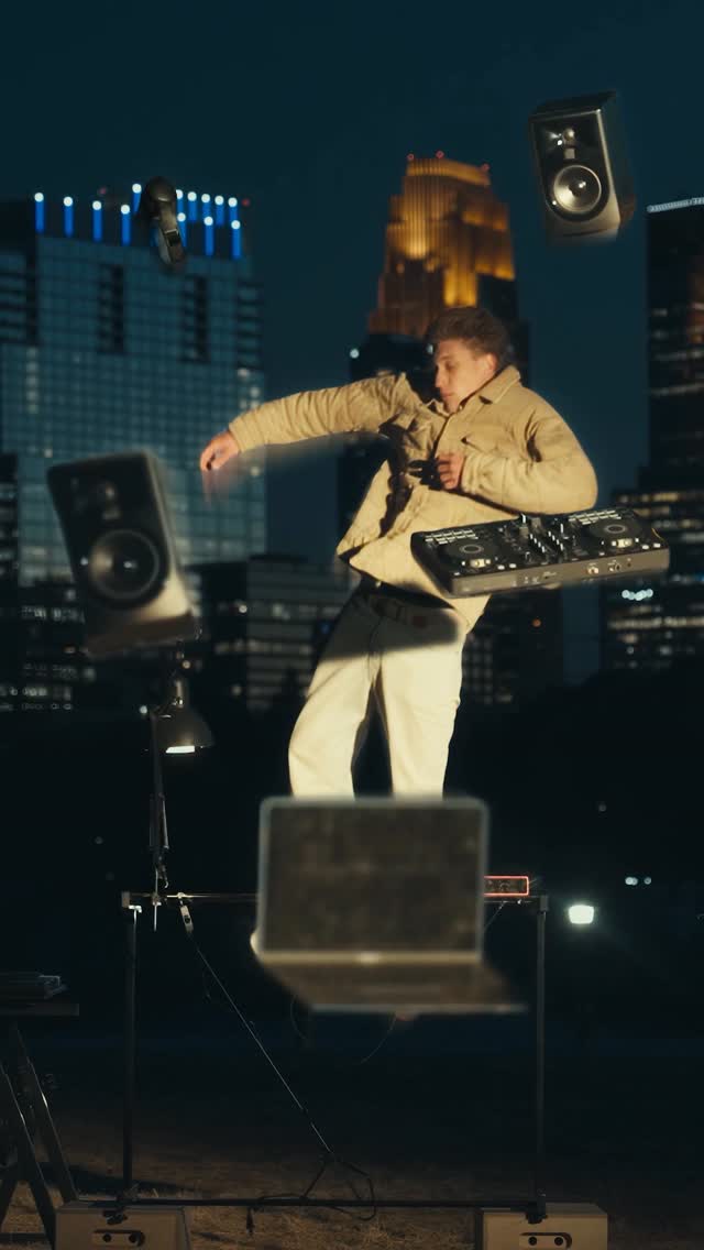 #ad this started as a simple DJ set… but I wanted to make it feel bigger than the actual moment.

Made in partnership with @adobevideo, the floating effect transformed the energy turning a normal clip into a full visual experience.

Tutorial coming soon #adobepartner
Push your ideas further 🤙🏼