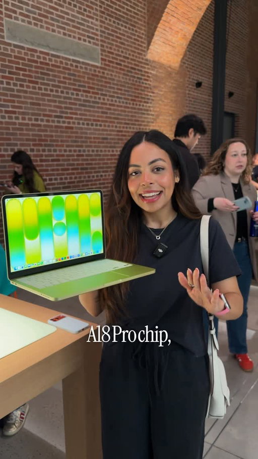my first look #macbookneo !! 😍💛💕 

#apple #macbook #nyc #laptop