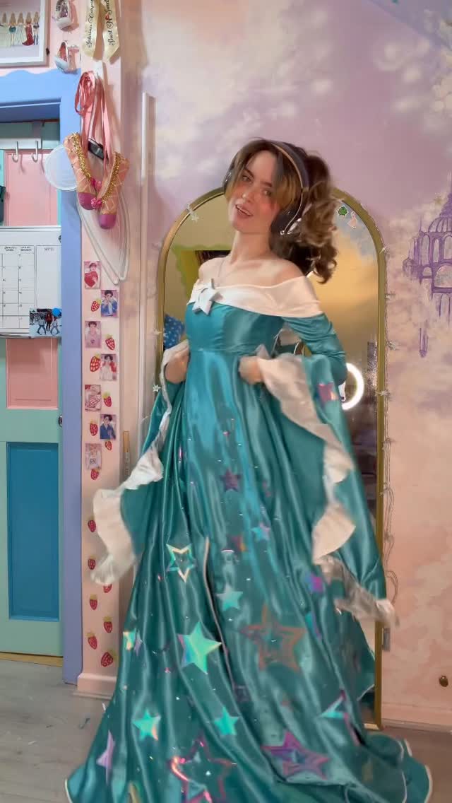 Making Rosalinas dress from Mario Galaxy part 3! 🤩🩵💫

Hi so this dress has been so much fun to make and I love how she is turning out!! The stars have to be my favourite part so glad I saved up the last bits of my iridescent vinyl and organza for her 🤗

#mario #rosalina #sewing #diy #cosplay @supermariomovie