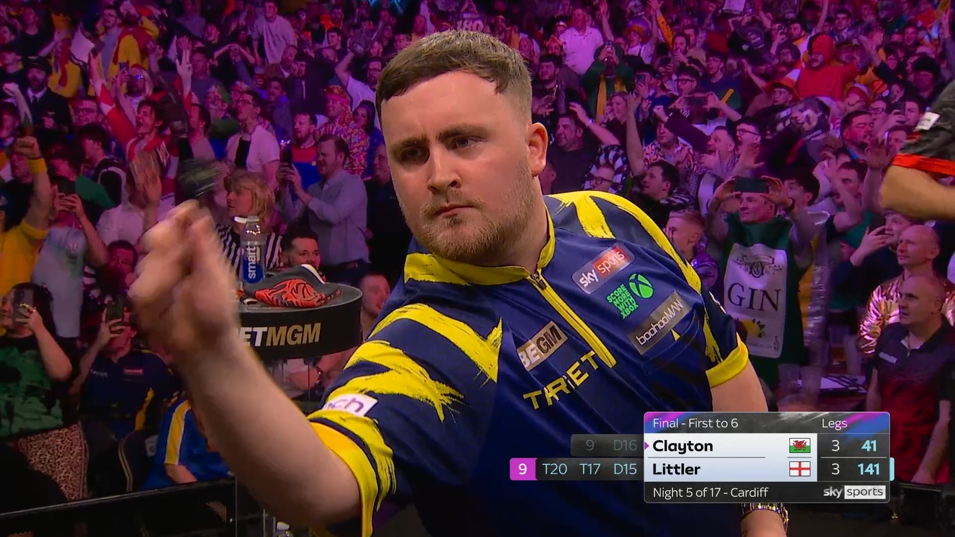 LITTLER MISSES D15 FOR THE NINE... AND LOSES THE LEG 🤯

Wow... This is a RIDICULOUS standard!! 

Luke Littler goes so close to the second nine-darter of this year's Premier League, and Jonny Clayton makes him pay!