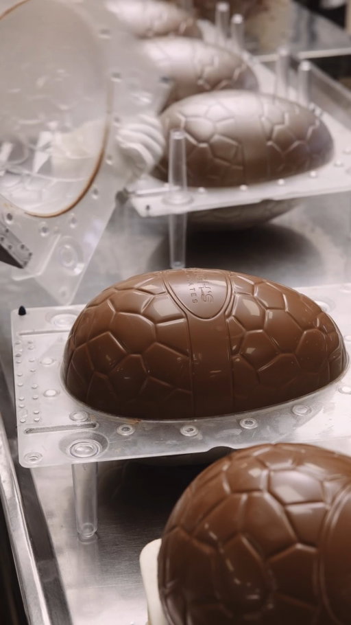The Super Egg is our largest Easter egg! Featuring 1kg of Haigh's creamy milk chocolate, it's perfect for sharing with loved ones or savouring over the Easter period. Limited in number, it is available to purchase online and in-store.