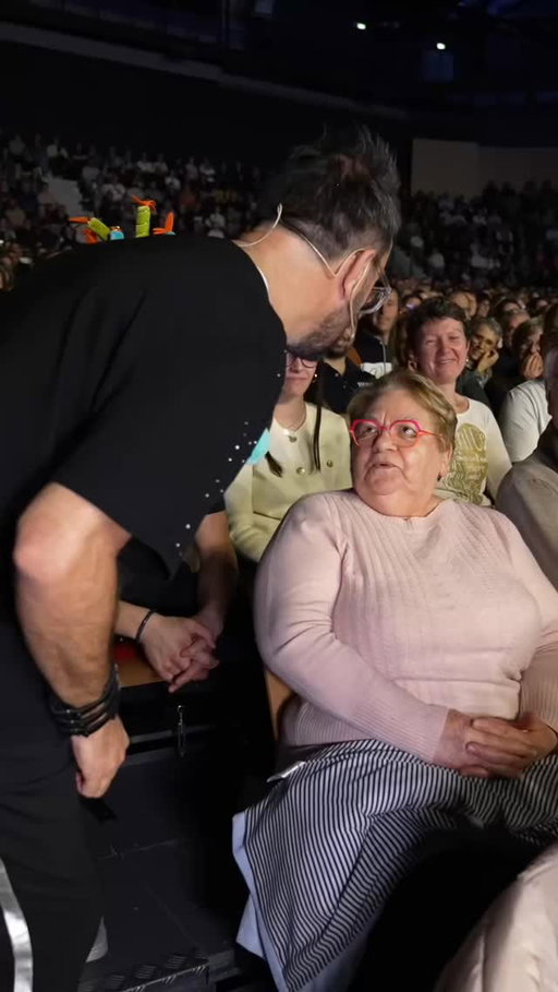 2 minutes de bonheur à partager sans modération ! Aimons nous ! #show #humour
