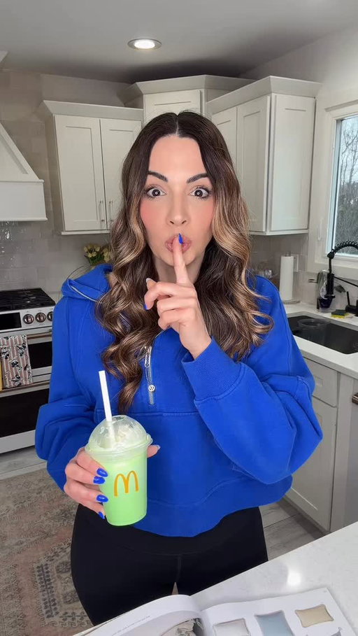 MAKE A MCDONALD’S SHAMROCK SHAKE IN 60 SECONDS! ☘️

Next time you’re at McDonald’s, save your cup for times like this! The Shamrock shake is so easy to make at home and the DIY version tasted even more delicious in my opinion!

Ingredients:
• 3 large scoops of vanilla ice cream
• 1/2 cup milk
• about 2 tbsp peppermint syrup 
• green food coloring (I used Watkin’s dye-free food coloring - the green is made with spirulina extract and turmeric!)
• whipped cream

Instructions:
Add all ingredients to blender and then blend until smooth. Top with whipped cream and enjoy!

#momlife #shamrockshake #cookingathome #copycatrecipe #momsofinstagram