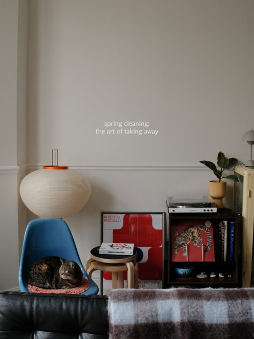 March is usually for cleaning, but this year it’s about editing. We realised our living room was trying to be too many things at once, so we finally gave it some breathing space 🎐

By moving the workbench to its own zone, we stopped seeing ‘to-do lists’ while trying to relax. It turns out, that extra space was exactly what Cakie and Puffy were waiting for, they’ve officially claimed it as their new napping headquarters.

Sometimes the best spring project isn’t adding something new, but taking something away.

#InteriorEditing #curatedhome #SpringReset 
#catsathome #CornerOfMyHome