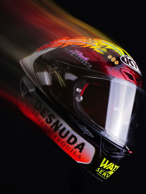 History hits the grid at Daytona.

For the Daytona 200, @Josh_Herrin will line up wearing a tribute to Scott Russell, the legendary “Mr. Daytona.” The iconic feather graphic helmet, first painted by Troy Lee, helped define an era of American road racing with bold style and fearless attitude. Now the Troy Lee Designs Paint Shop brings the feathers back to life for a new lap around Daytona.

Art & Speed forever.