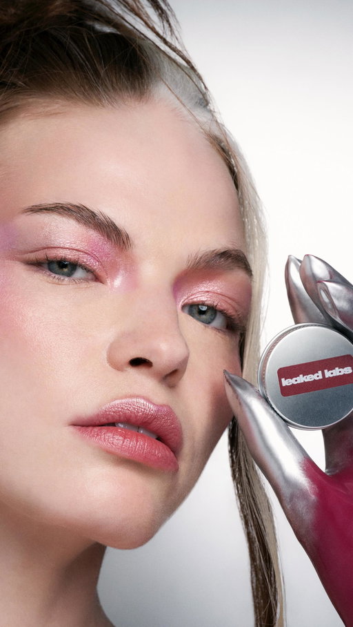 Now leaking: Amplify Flexi Powder. 〰️ 

The first flexible powder disc. A shape-shifting pigment that bends, activates with water, setting spray or other mediums, and reforms - adapting to your artistry and your skin. 

One formula with infinite finishes - from sheer wash to high-impact pearlized depth. This is flexibility as a material innovation. 

Made in Italy. Inspired by pasta-making. 
Engineered for transformation. 

Leak 1.0 available now. Link in bio. 🔗