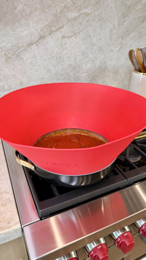 Amazon Splatter Guard! 
🔗COMMENT “FRY” to receive a DM. 
Work smarter not harder with this splatter guard. It completely blocks oil and liquids that splatter but lets steam escape freely🙌♥️

#amazonhome #amazonkitchen #kitchenmusthave #worksmarter #splatterguard